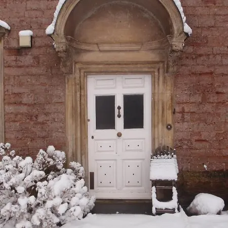 The Old Parsonage 페링턴거니